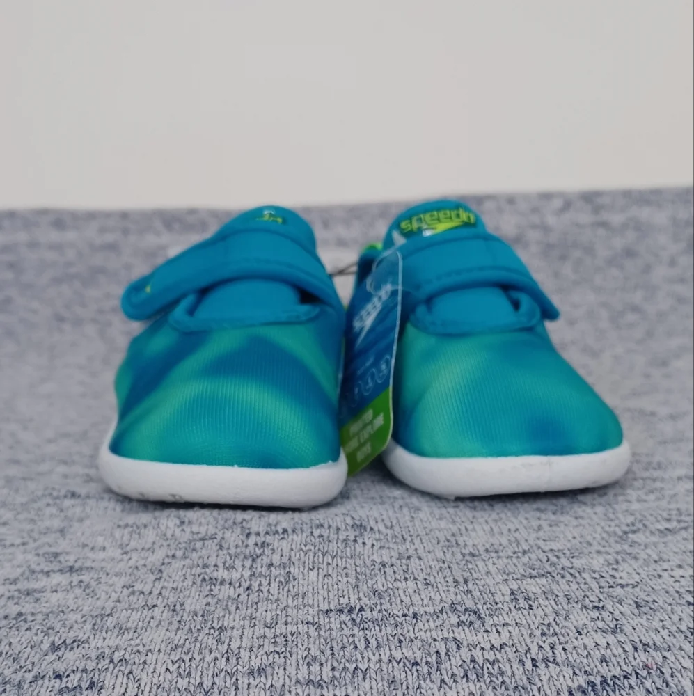 Speedo Blue Water Shoes Sleek Design Comfortable Fit!